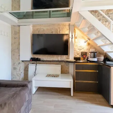 Charmant A Avec Balcon 30 M² Cannes